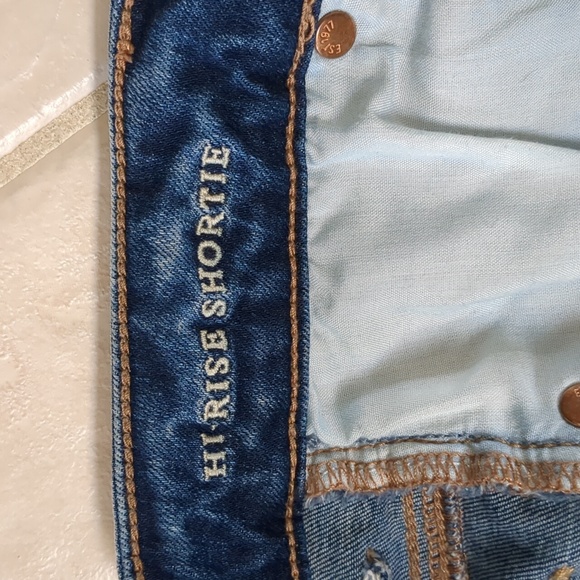 American Eagle Distressed Shorts - Picture 4 of 4